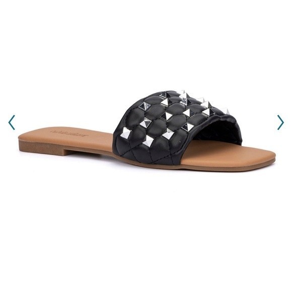 stud black pyramid triangle flat sandal flip flop 7 womens new olivia miller - Picture 1 of 11